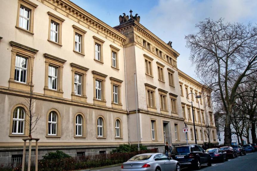 Am Landgericht in Dortmund wurde erstmals einem Kläger Recht gegeben, der von PayPal aufgrund des amerikanischen Kuba-Embargos gesperrt wurde. "Es gilt deutsches Recht!"