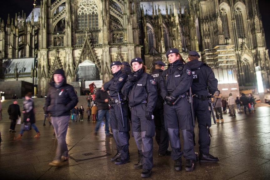 Polizistin spioniert Kollegen für RTL&nbsp;aus.
